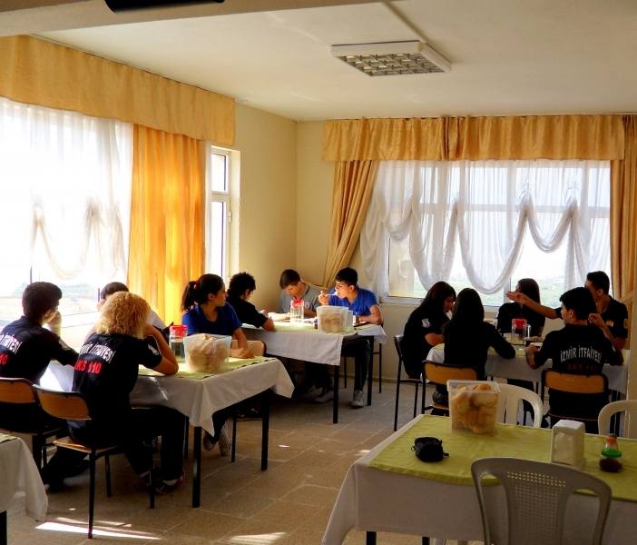 İzmir Esnaf ve Sanatkarlar Odaları Birliği Mesleki ve Teknik Anadolu Lisesi