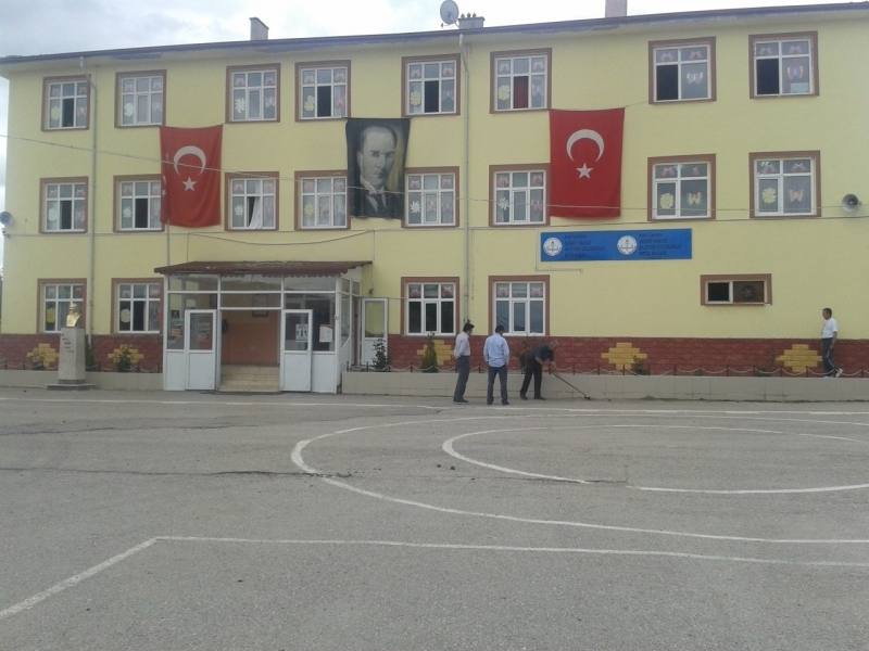 Şehit Yavuz Ulutaş Çelikoğlu Ortaokulu