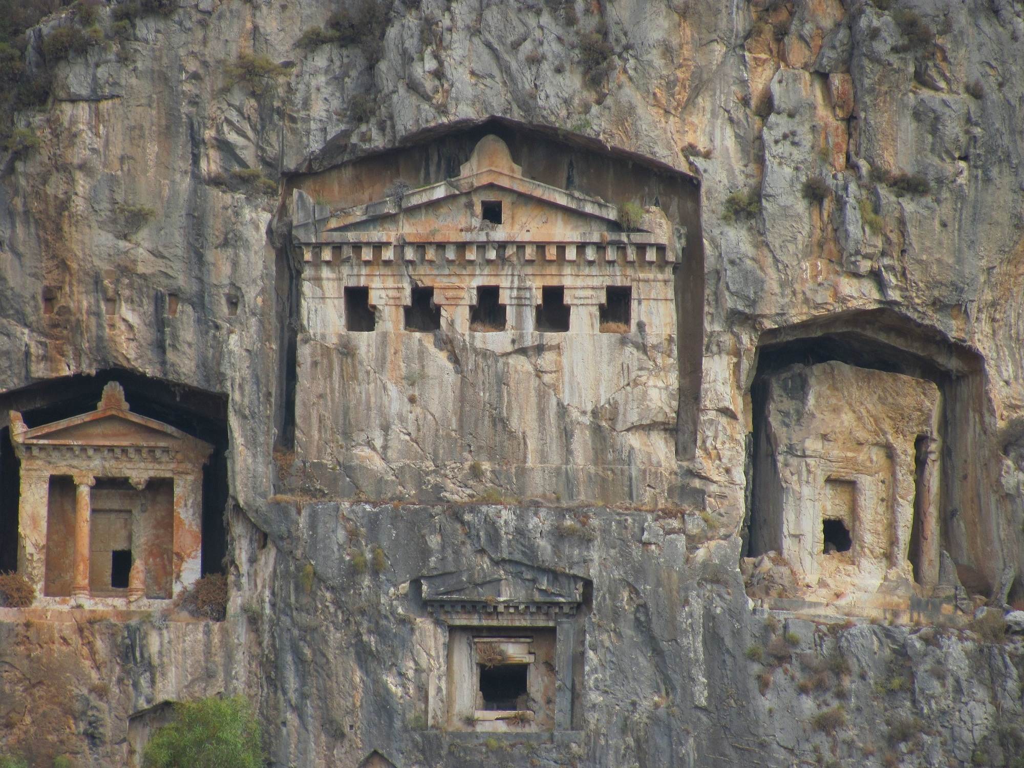 Kral Amyntasın Mezarı