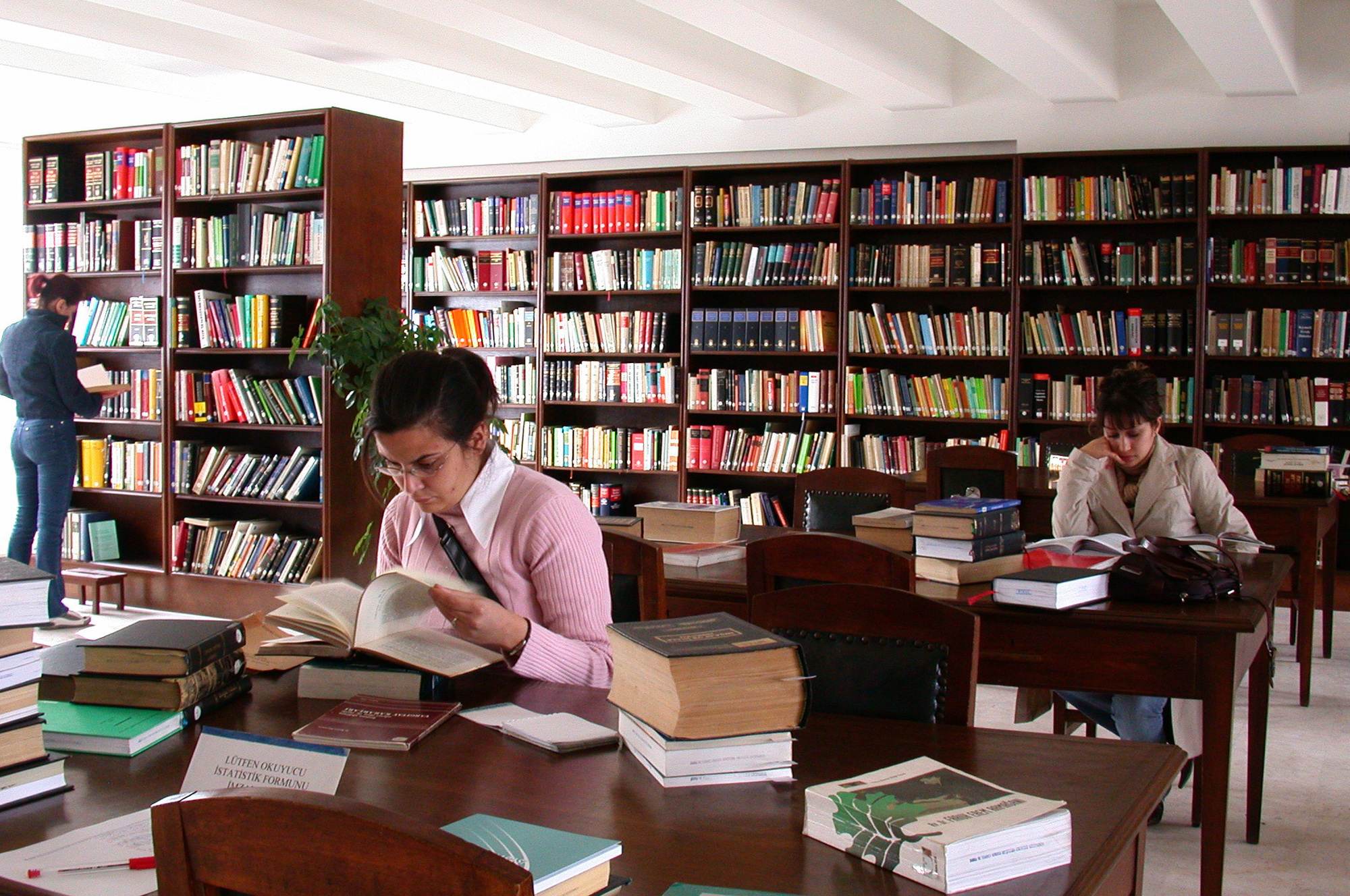 Ankara Üniversitesi Eğitim Bilimleri Fakültesi Kütüphanesi