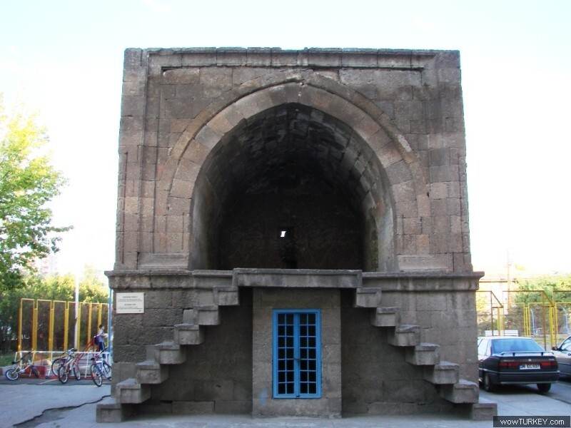 Beşparmak Kümbeti