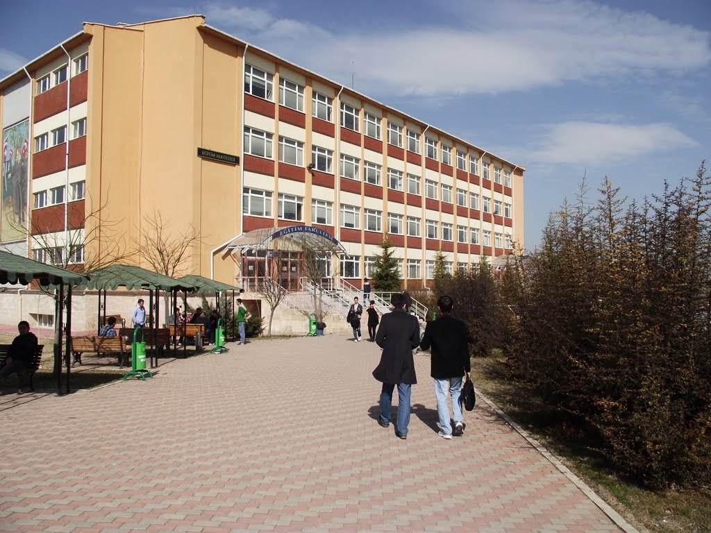 Eskişehir Osmangazi Üniversitesi Eğitim Fakültesi