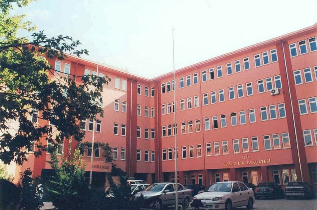 Gazi Üniversitesi Eczacılık Fakültesi