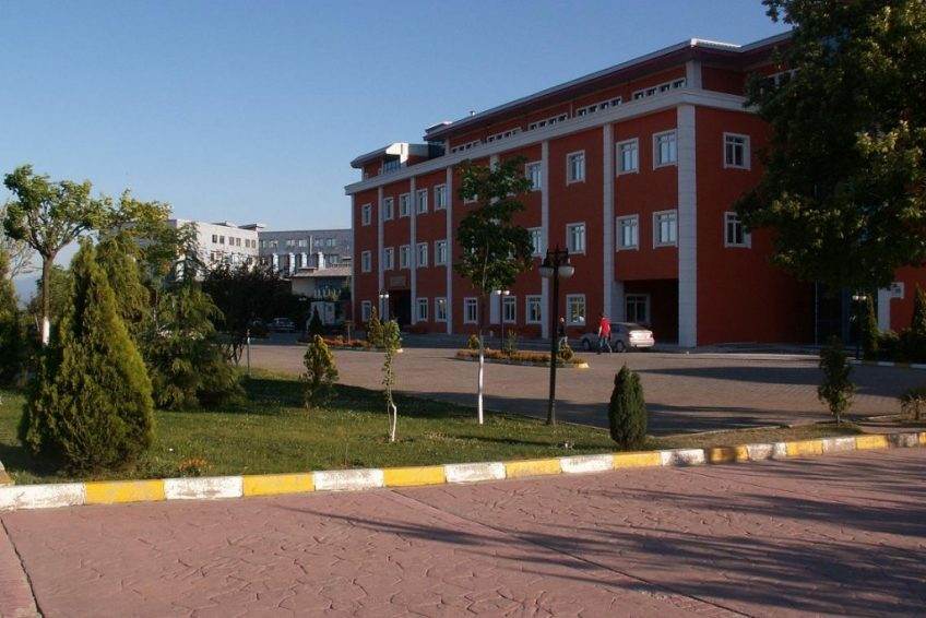 Sakarya Üniversitesi Diş Hekimliği Fakültesi Ne Nerede