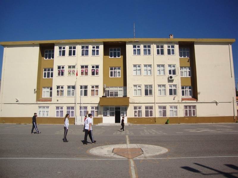 Huriye-Mehmet Akçasakız Ortaokulu