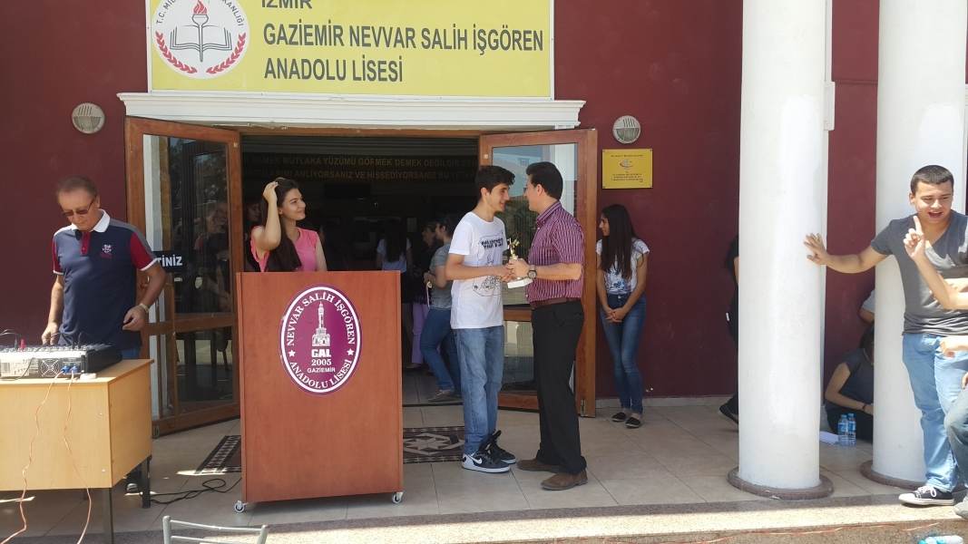 Gaziemir Nevvar Salih İşgören Anadolu Lisesi