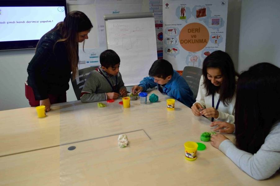 Katip Çelebi Ortaokulu