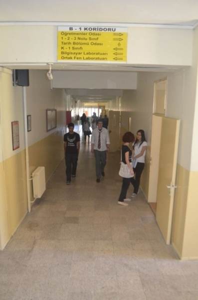 ŞEHIT ERKAN ÖZCAN ANADOLU LISESI