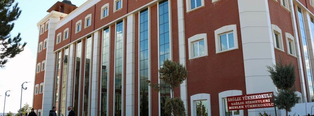 Şeyh Edebali Üniversitesi Sağlık Hizmetleri Meslek Yüksekokulu Optisyenlik Bölümü