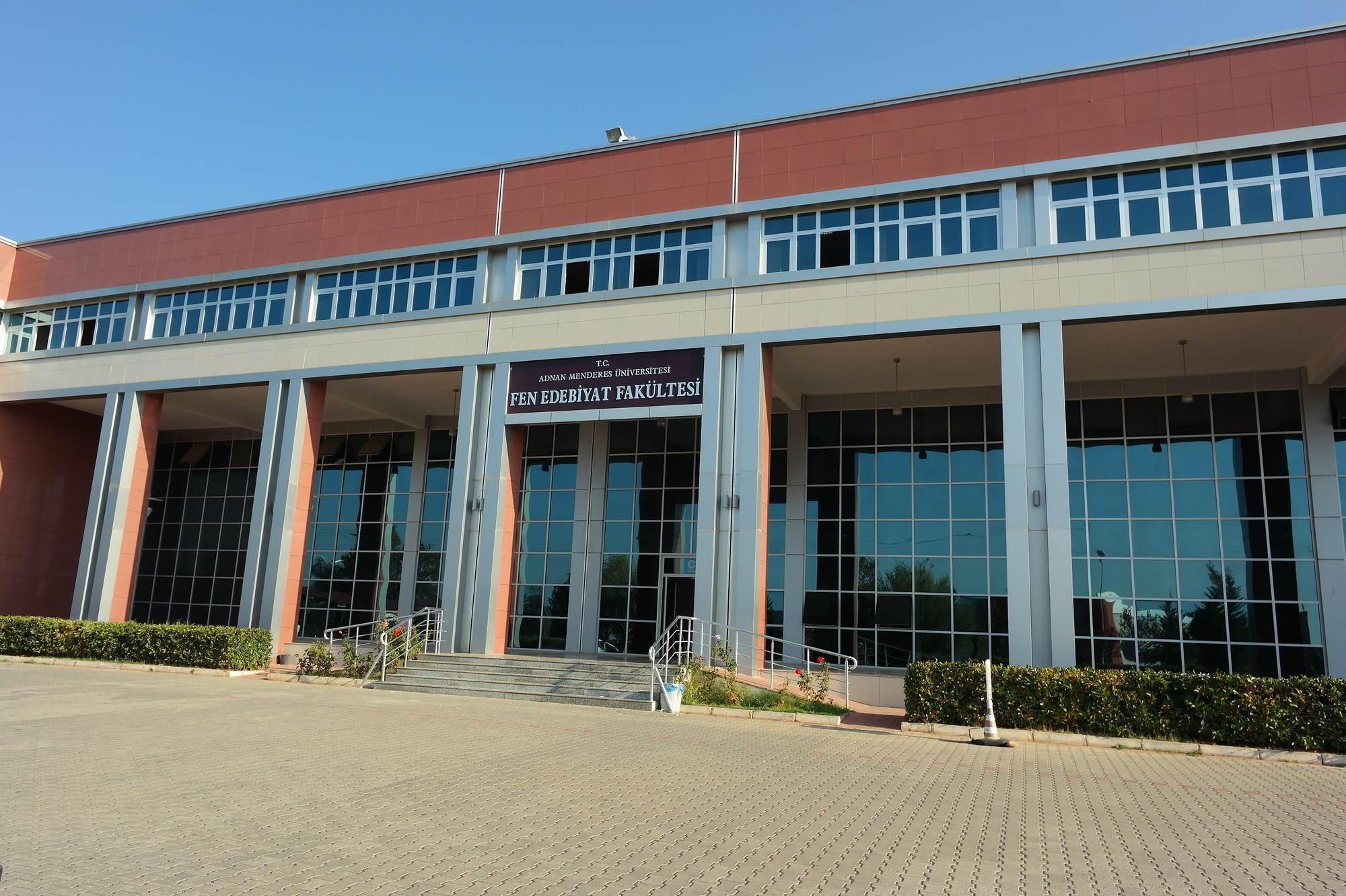 Adnan Menderes Üniversitesi Felsefe Bölümü