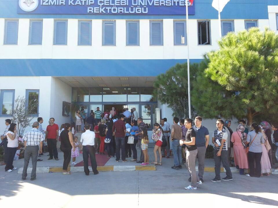 İzmir Kâtip Çelebi Üniversitesi Rektörlük