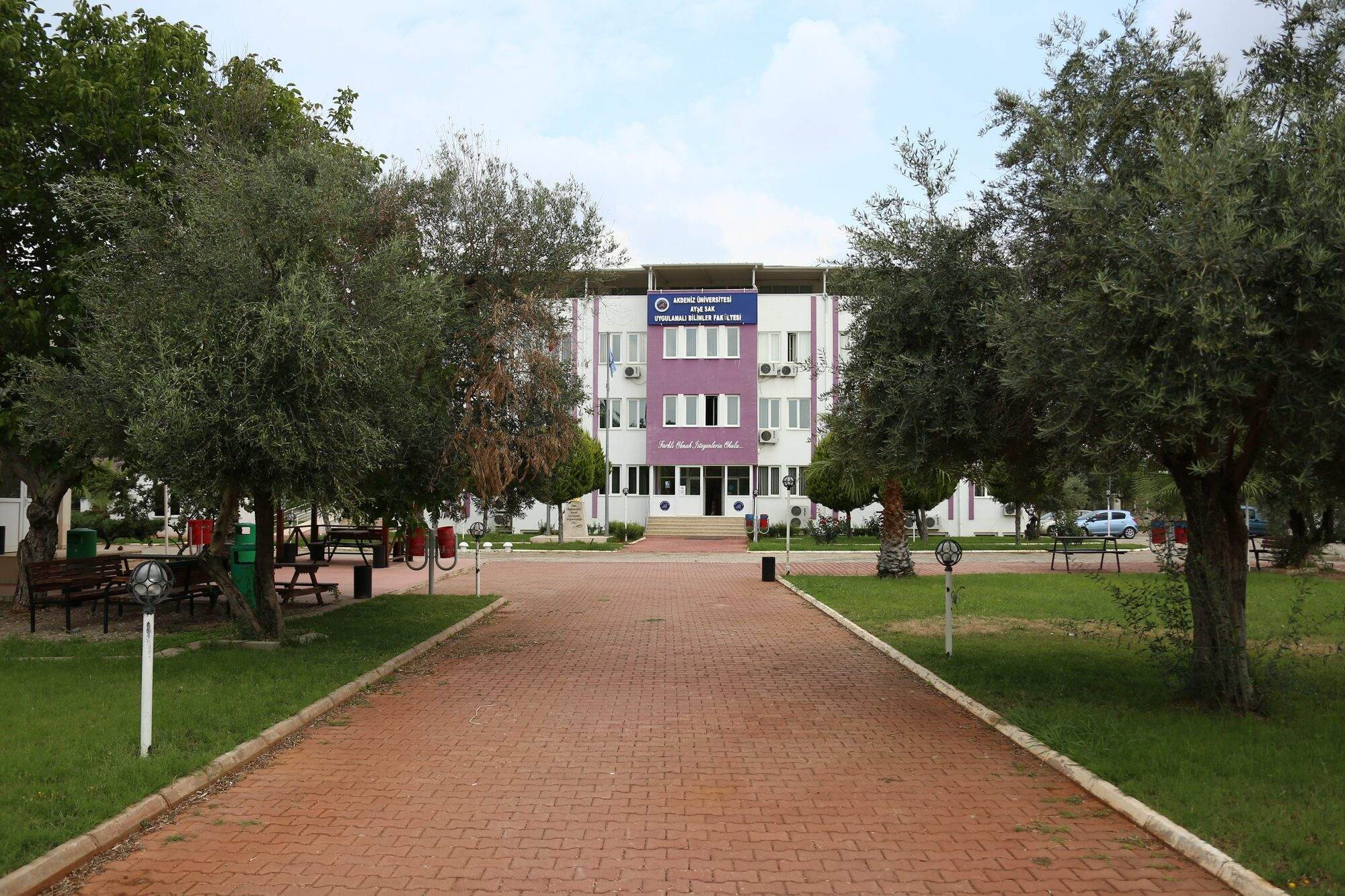 Akdeniz Üniversitesi Uygulamalı Bilimler Fakültesi