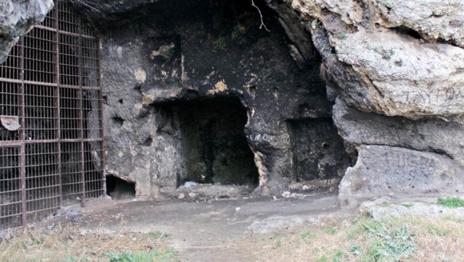 Yarımburgaz Mağaraları